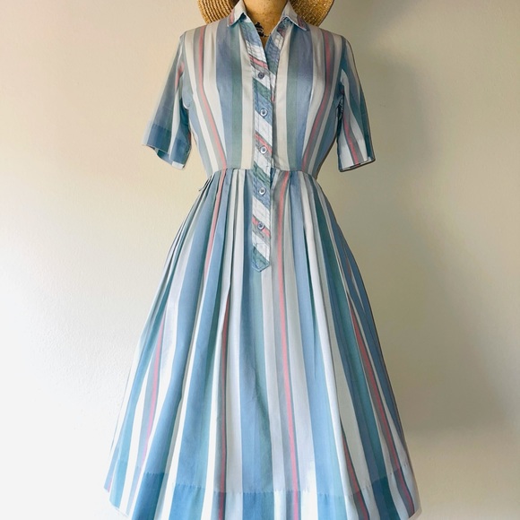 Shirtwaist Classic Vintage Dress - Picture 2 of 3
